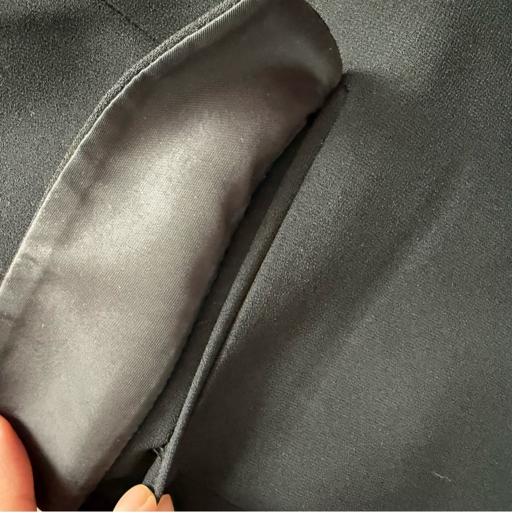 Aritzia Babaton Yates Tuxedo Blazer in Black Women’s Size 4 - Picture 6 of 11